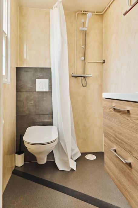 4 Persons Chalet Valkenbosch Situated In The Forested Area Oisterwijk Buitenkant foto